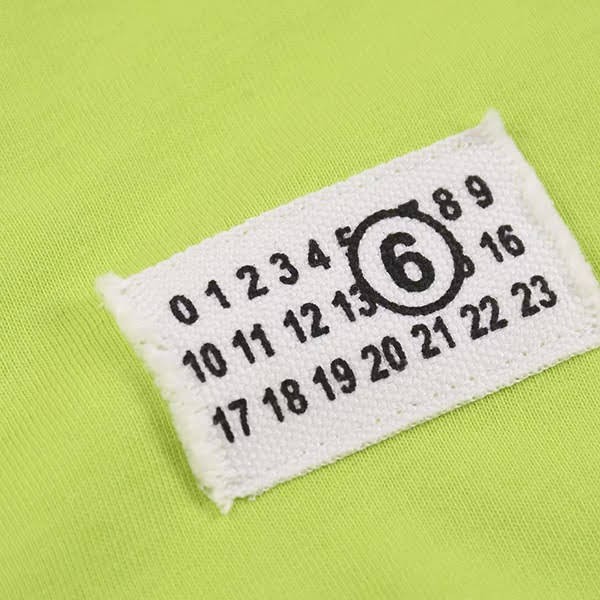 エムエムシックス Tシャツ 偽物 ナンバリング ロゴ Max97498